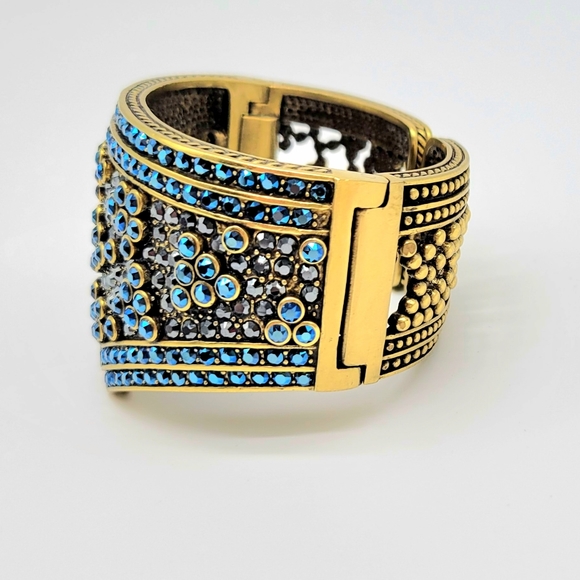 Heidi Daus Oversized Blue Topaz Swarovski Crystal Hinged Cuff Bracelet S/M - Picture 8 of 12
